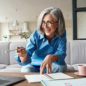 Dentures patient in Manchester working from home